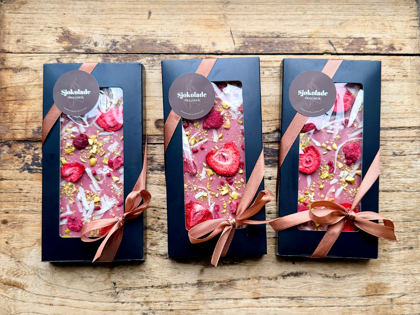 Ruby med jordbær, pistasj og kokos.